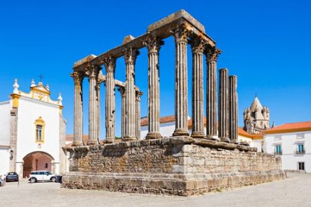 (Templo Romano (Templo Diana - המקדש הרומאי באבורה (מקדש דיאנה)