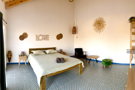 לינה מאמא אדמה